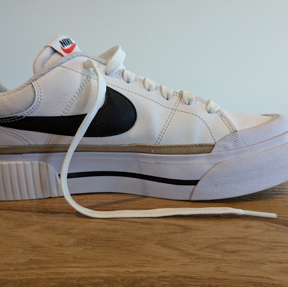 Nike sneakers, women's 9.5, white, black, tan - Picture 4 of 6